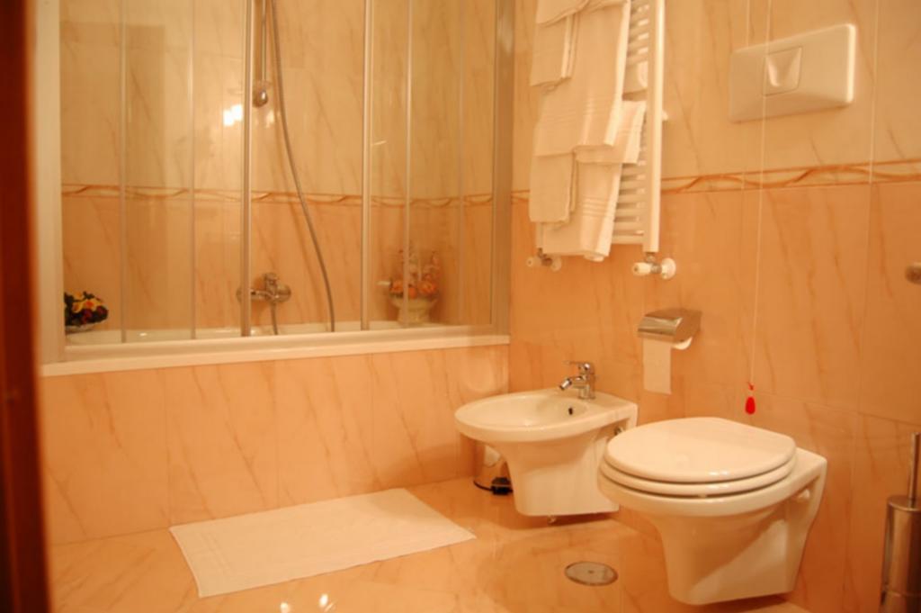 נאפולי Hotel Joyfull חדר תמונה