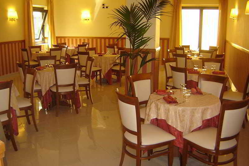 נאפולי Hotel Joyfull מראה חיצוני תמונה