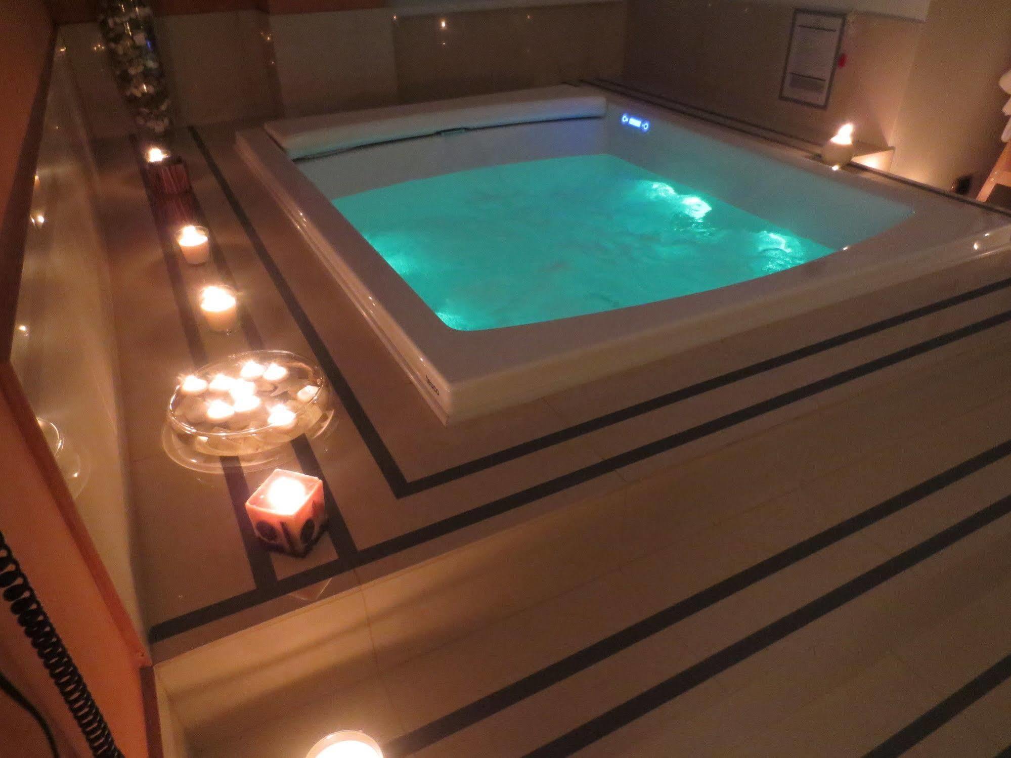נאפולי Hotel Joyfull מראה חיצוני תמונה