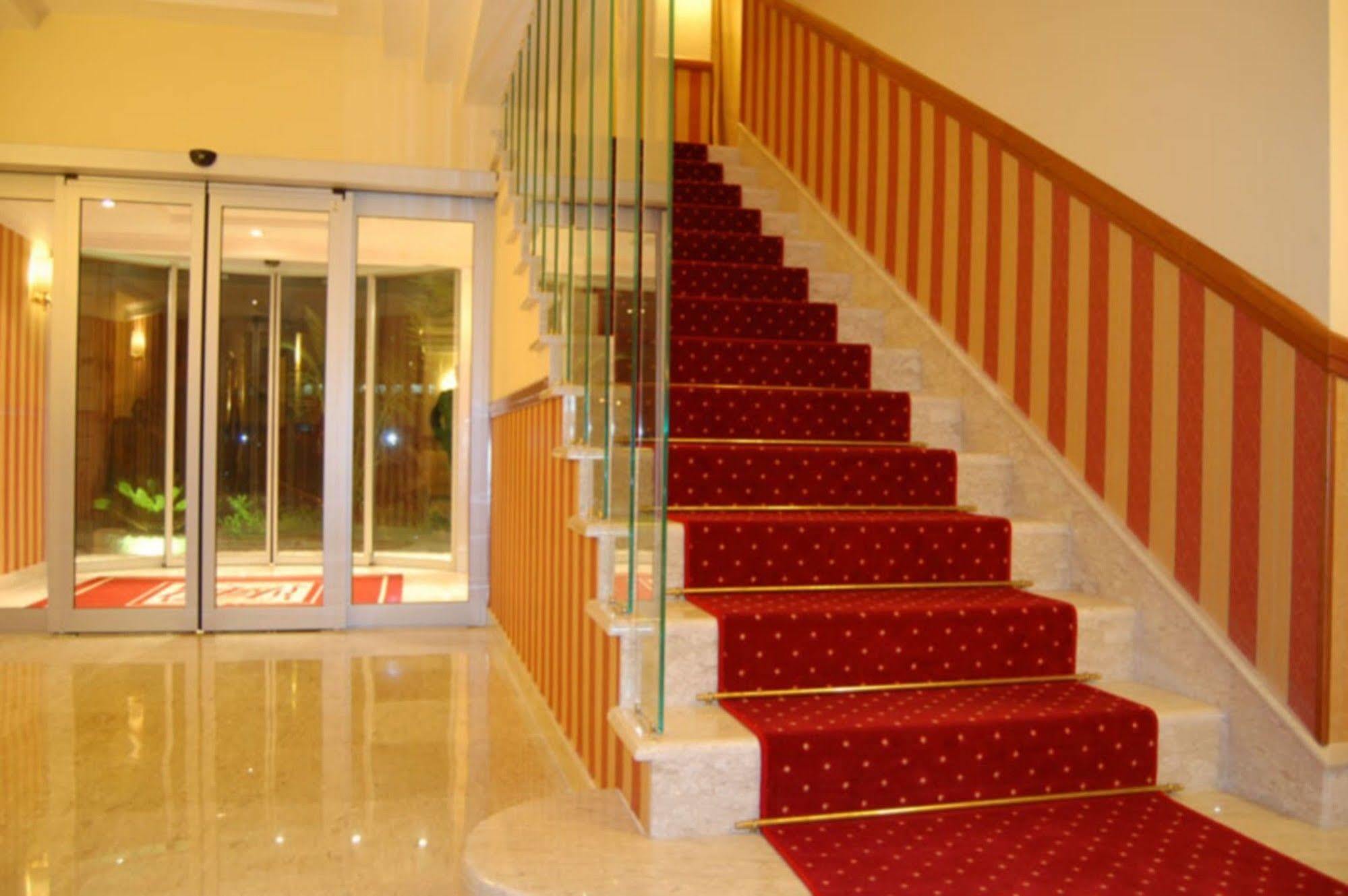 נאפולי Hotel Joyfull מראה פנימי תמונה