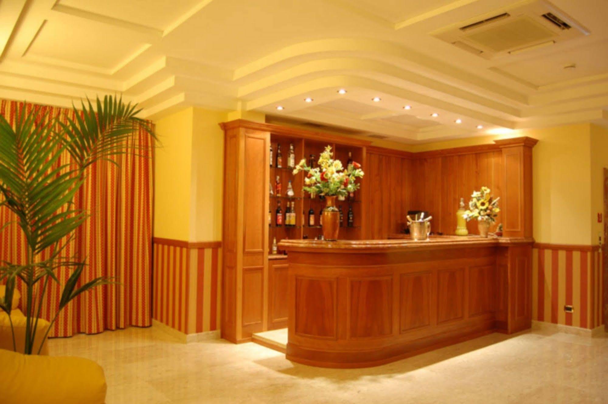 נאפולי Hotel Joyfull מראה פנימי תמונה